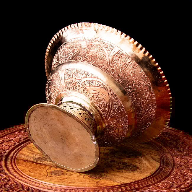 【6個セット】カシミールの重厚な精細彫金 大型 脚付きボウル 直径23cm 8 - 底面の様子です。