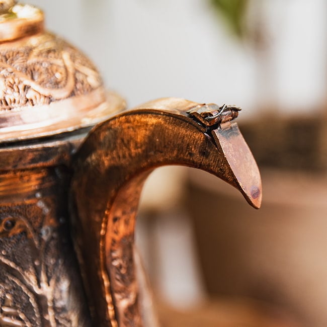 【6個セット】カシミールの重厚な精細彫金 カシミリ サモワール 「カワ」を沸かして楽しむ道具 高さ：30.5cm程度 10 - 注ぎ口の様子。