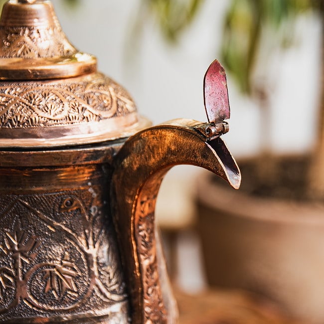 【6個セット】カシミールの重厚な精細彫金 カシミリ サモワール 「カワ」を沸かして楽しむ道具 高さ：30.5cm程度 11 - 注ぎ口の様子。