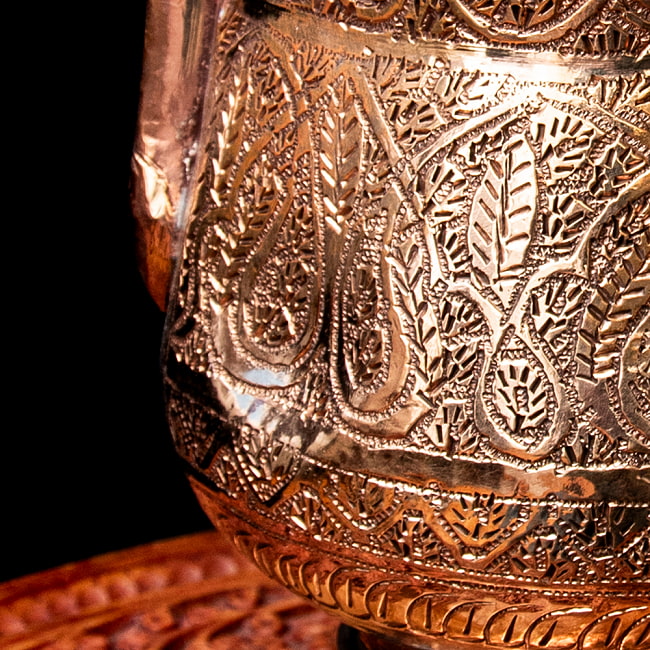 【6個セット】カシミールの重厚な精細彫金 カシミリ サモワール 「カワ」を沸かして楽しむ道具 高さ：30.5cm程度 15 - このように凹みのあるアイテムとなります。ご了承の上お買い求めくださいませ。