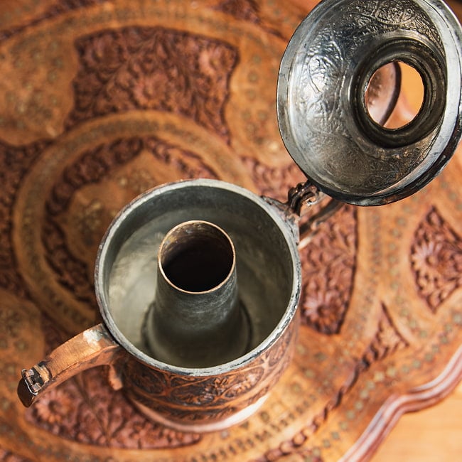 【6個セット】カシミールの重厚な精細彫金 カシミリ サモワール 「カワ」を沸かして楽しむ道具 高さ：30.5cm程度 9 - 炭入れ部分です。