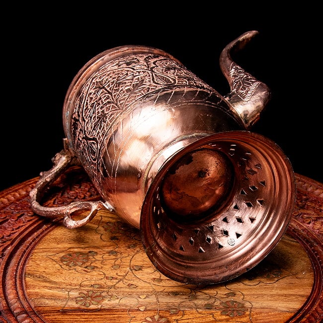 【6個セット】カシミールの重厚な精細彫金 水差し 銅仕上げ 高さ：29.5cm程度 11 - 底面を見てみました。