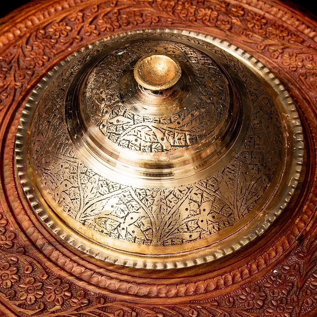 【6個セット】カシミールの重厚な精細彫金 カバリングプレート 豪華な蓋付きお皿 直径22.5cm程度 4 - 細部を見てみました。