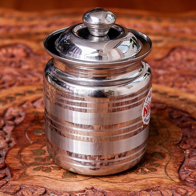 【6個セット】〔約150ml〕レードル付き シュガーポット ギーポット レトロな形にモダンな風合いが魅力 ステンレス製 4 - レトロな形状に、エレガントなライン模様が施されています。ハンドメイド品なのでライン模様の入り方は個体差がございます。