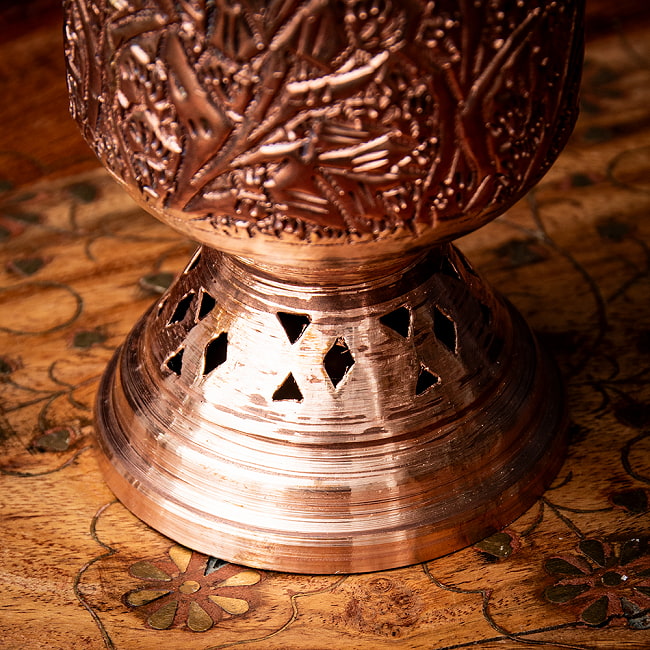 【4個セット】カシミールの重厚な精細彫金 脚付きグラス 高さ：12.5cm程度 4 - 職人による手彫りです。