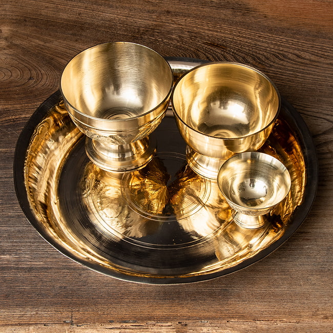 【27cm】ダルバートターリーセット ネパールの真鍮食器の写真1枚目です。重厚な趣のある、ネパールのブラスターリーセットです。セット,ダルバート,ターリープレート,丸皿,カレー 皿,カレー 大皿,タール