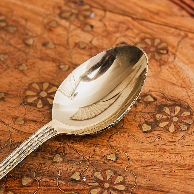 【4個セット】ネパールのブラス スプーン 重厚なカレースプーン ダルバートなどに 約17cm 3 - 匙部分です。