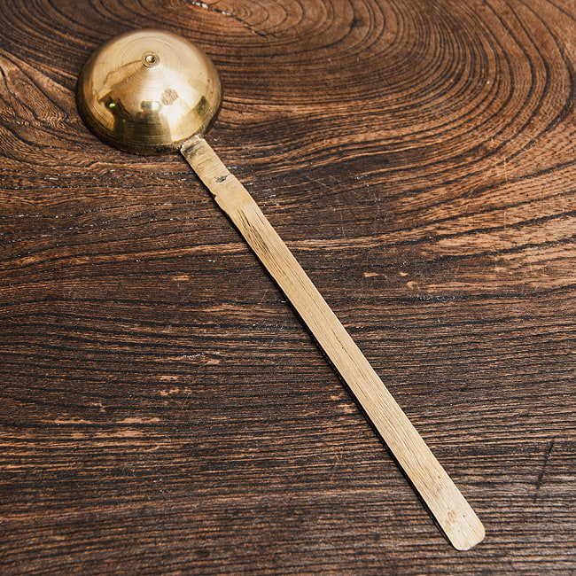 【6個セット】ネパールのブラス レードル お玉 約22.5cm 5 - 裏面です。若干のへこみなどがあります…