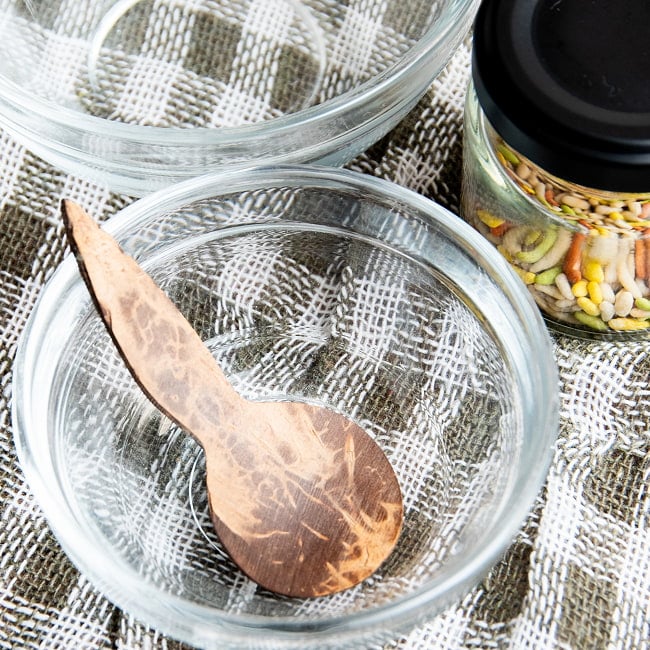 小瓶にも入るミニサイズ!ココナッツのソルトスプーンの商品写真 9枚目 調味料などをすくうのに便利!