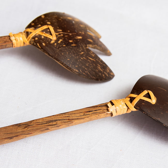 サラダの取り分けにも便利!ココナッツのスプーン・フォークセットの商品写真 6枚目 接続部を拡大してみました。