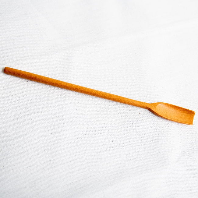 瓶の隅まですくえる!天然木のジャムスプーンの商品写真 2枚目 見やすいように背景を変えた商品の全体像です。