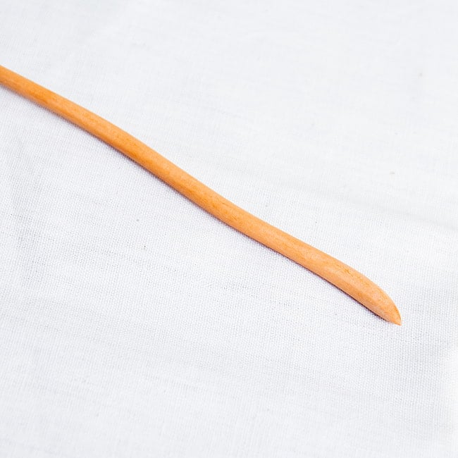 とっても長い持ち手の、波打つ天然木のパフェスプーンソーダスプーンにも! 4 - 持ち手部分を拡大してみました。ウェーブがかっていて長いですね~