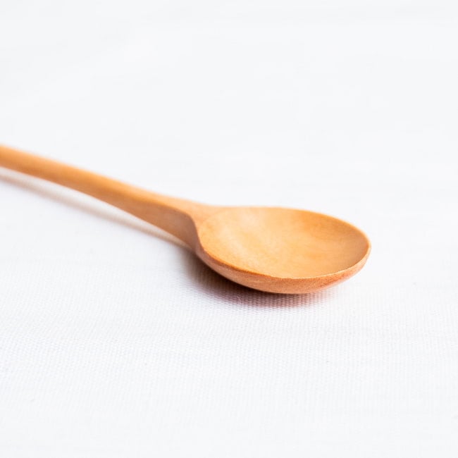 とっても長い持ち手の、波打つ天然木のパフェスプーンソーダスプーンにも! 6 - スプーン部分には意外と深さがあります