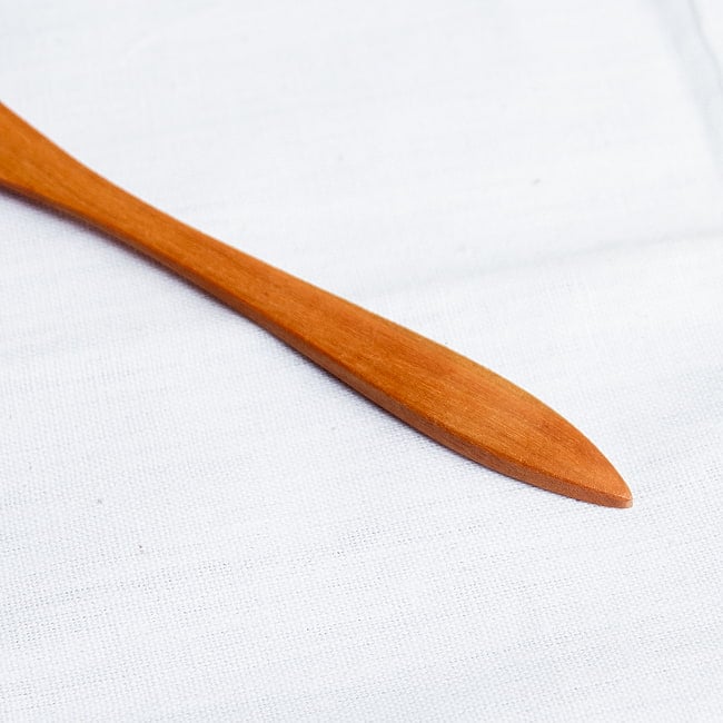 ヘラにもスプーンにも!天然木のフラットスプーン 5 - 持ち手部分を拡大してみました。