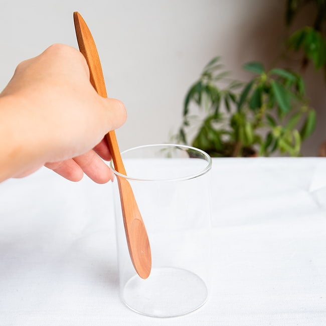 ヘラにもスプーンにも!天然木のフラットスプーンの写真