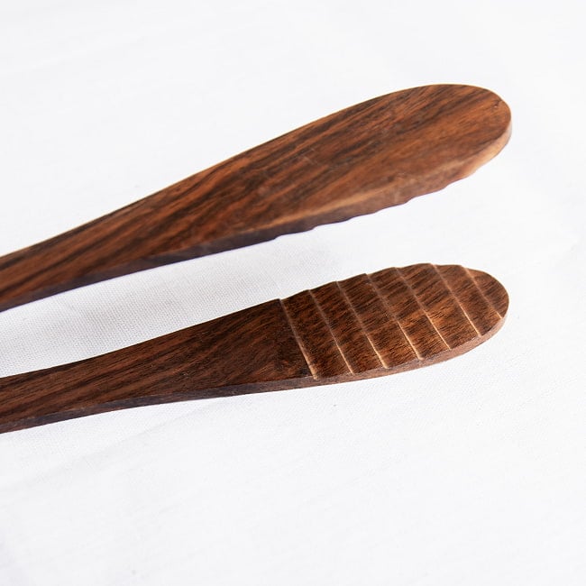 天然木のサービングトング 大 サラダサーバー ベーカリートング としても 2 - 先端部分を拡大してみました。