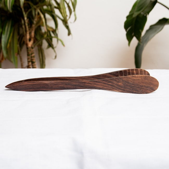 天然木のサービングトング 大 サラダサーバー ベーカリートング としても 4 - 横から見てみた様子です