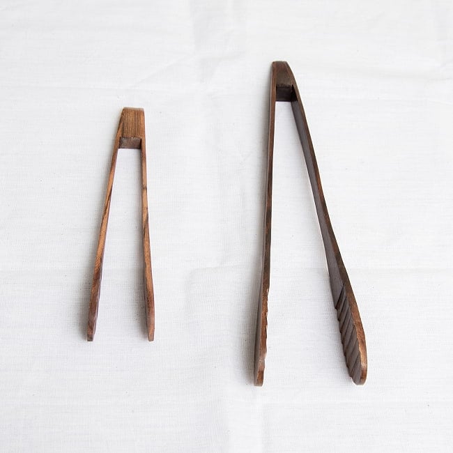 天然木のサービングトング　小　テーブルトング　お菓子の取り分け　などにも 7 - 大小のサイズ比較です。大サイズ：TI-CCSP-23、小サイズ：TI-CCSP-24