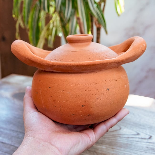 チムチュム鍋 タイ伝統の素焼き土鍋 1リットルサイズ 6 - 使いやすいサイズ感です。
