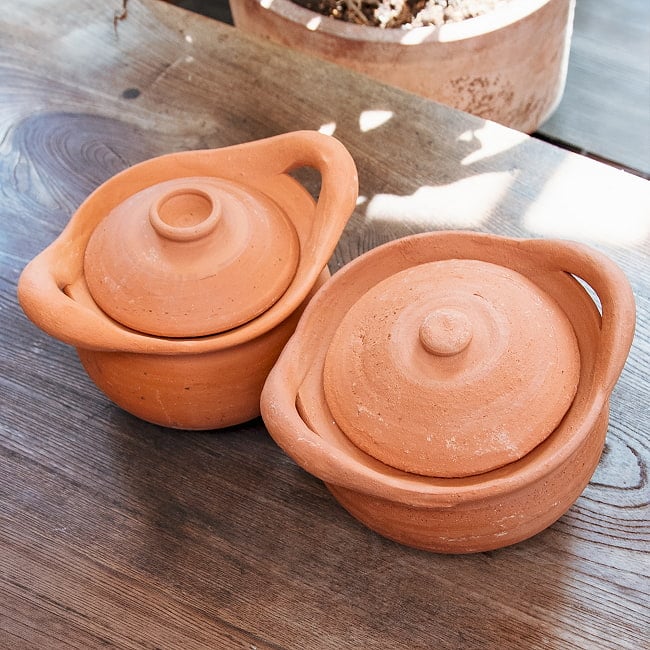 チムチュム鍋 タイ伝統の素焼き土鍋 1リットルサイズ 7 - 手作りなので大きさや形はばらつきがあります。