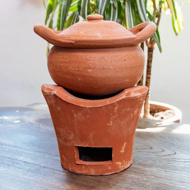 チムチュム鍋 タイ伝統の素焼き土鍋 1リットルサイズ 9 - 現地ではコンロとワンセットで使うことが多いです。