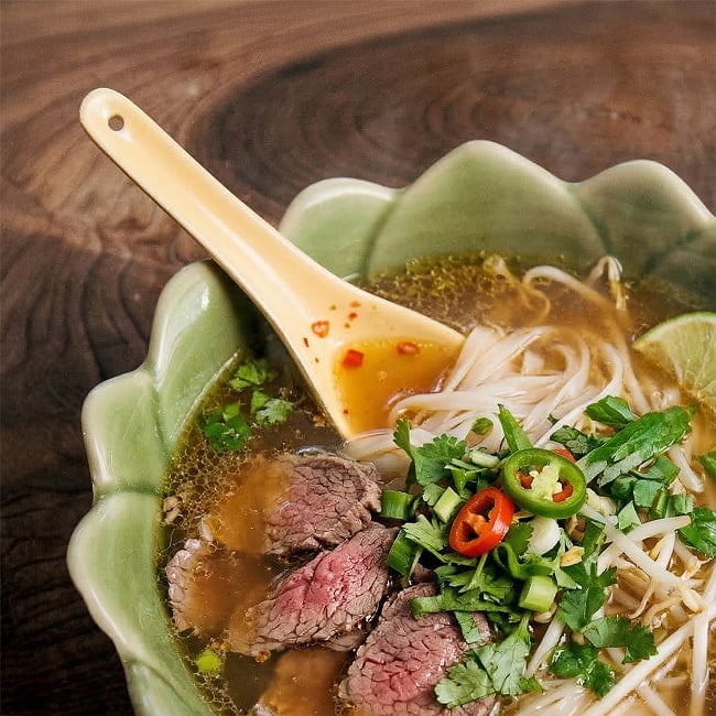 レトロカラーがかわいい！ タイのホーローれんげ 琺瑯 Rabbit ブランド スプーン 10 - エスニック料理のほか様々なシーンでお使いいただけます。