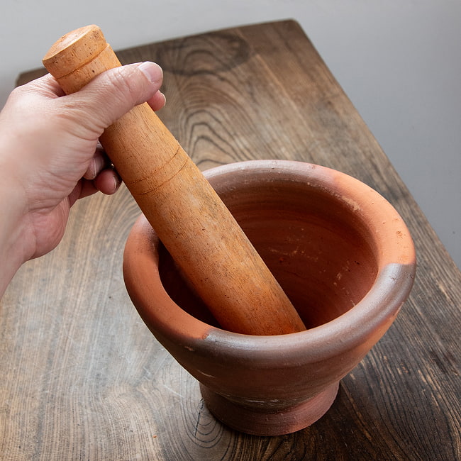 タイのソムタム用臼(クロック・ソムタム 7 - これうらいのサイズ感になります。