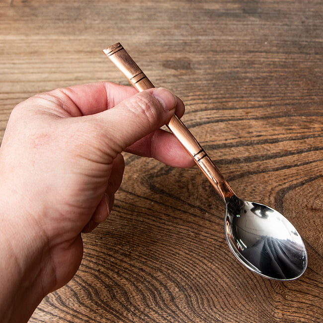 カッパープレートのカレースプーン[17cm] 5 - 使いやすいサイズ感です。