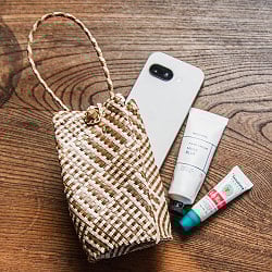 ミニサイズの編みポーチ 天然素材パンダンリーフ製 スマートフォンなどに - サブ2