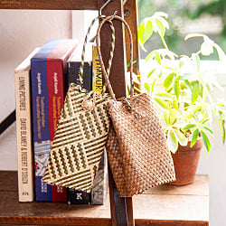 ミニサイズの編みポーチ 天然素材パンダンリーフ製 スマートフォンなどに - サブ3