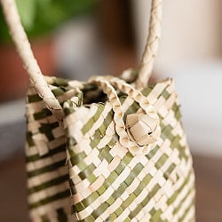 手のひらサイズの編みポーチ 天然素材パンダンリーフ製 - サブ4