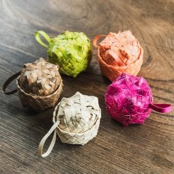 [大感謝祭セール]【5cm】プチパンダン - バリのやさしい編みかご - 小