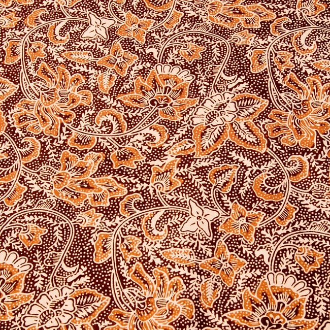 〔175cm*110cm〕インドネシア伝統のコットンバティック - 茶色・花更紗(花がオレンジ) 3 - 拡大写真です