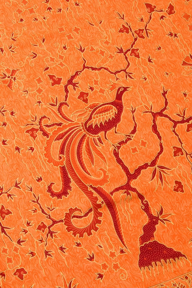 〔170cm*110cm〕インドネシア伝統のコットンバティック - 橙色・孔雀 3 - 拡大写真です