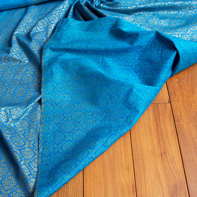 インドネシア伝統模様　ろうけつ染めデザインのレーヨンバティック布〔184cm*111cm〕 8 - 裏面はこのような感じです
