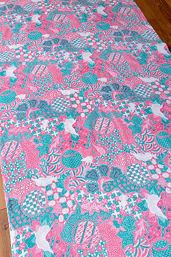 【自由に選べる2枚セット】インドネシア伝統模様　ろうけつ染めデザインのコットンバティック　テーブルクロス　ソファカバーの写真