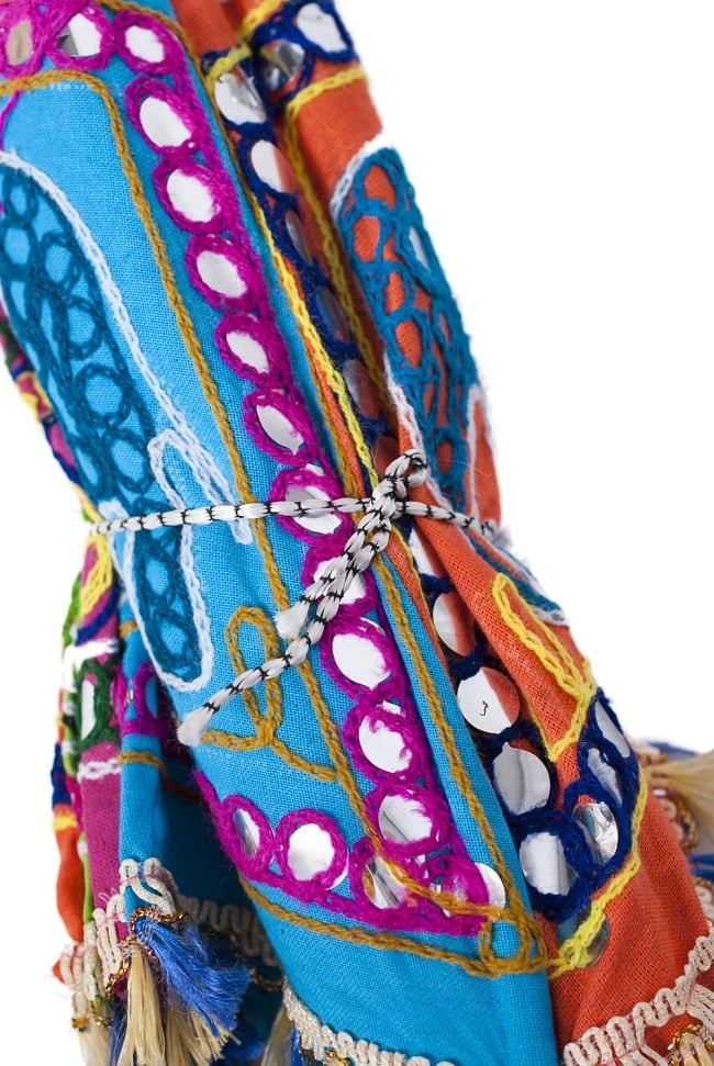 〔アソート〕インド・ラジャスタンの刺繍傘・日傘 - 直径70cm程度 9 - 紐で閉じます。