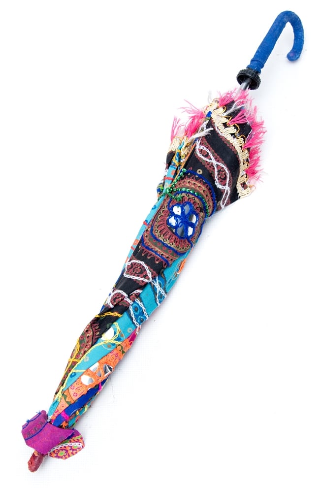 〔アソート〕インド・ラジャスタンの刺繍傘・日傘 - 直径60cm程度 13 - さり気なく留める紐もついています