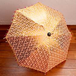 カラフルフリンジがついた インドの ゴールデンフラワー傘・日傘 - 直径73cm程度 - サブ2