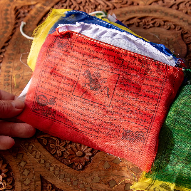 タルチョー【約16cmx約12cm 400cm】　アジアンなフラッグガーランド 本格サイズ 3 - 赤