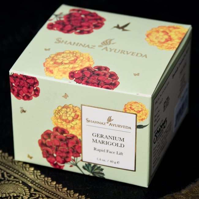 シャーラピド GERANIUM MARIGOLD - シャナーズ アーユルヴェーダ(Shahnaz Ayurveda)の写真1枚目です。高級感のあるパッケージです。シャナーズ,アーユルヴェーダ,化粧品,シャナーズ アーユルヴェーダ,Shahnaz Ayurveda