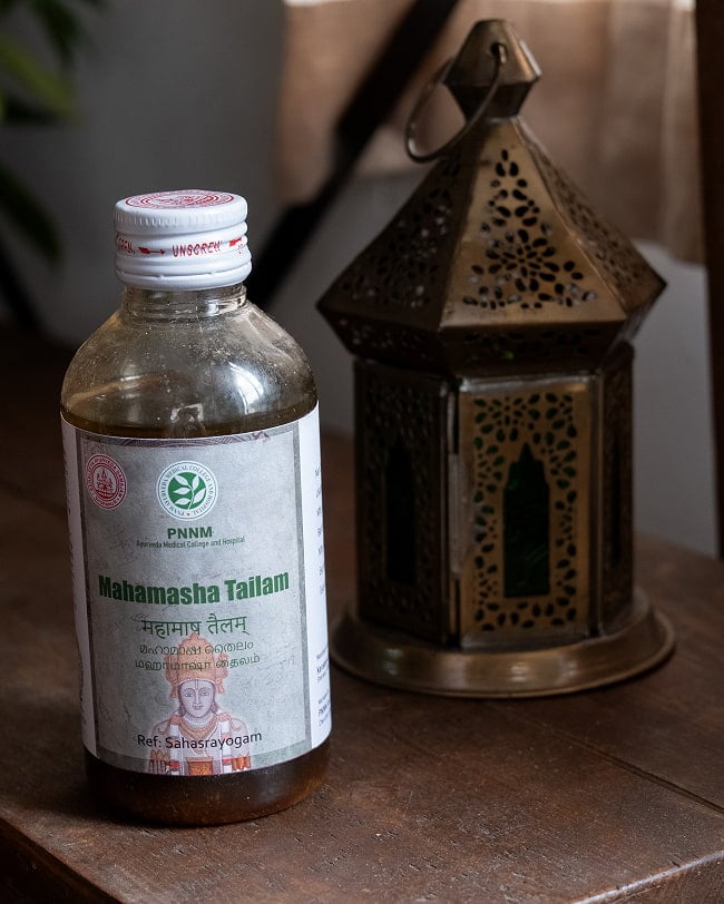 ＰＮＮＭ　マハーマーシャ　タイラム[Mahamasha Tailam 200ml] 2 - アーユルヴェーダの神様、ダンワンタリ神をモチーフにしたレトロなパッケージです