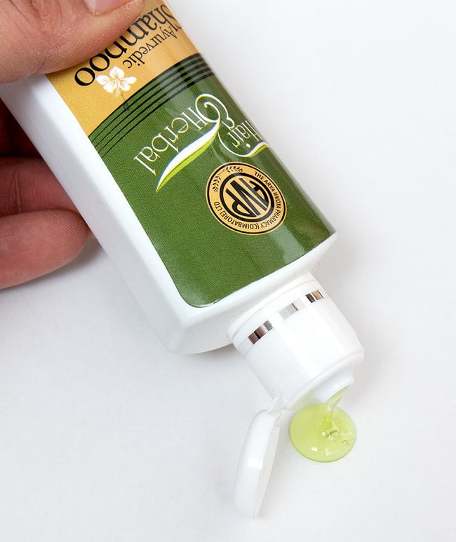 【6個セット】ＡＶＰ　ヘアー＆ハーバル　シャンプー[Hair & Herbal Ayurvedic Shampoo 100ml] 6 - 中を出してみました