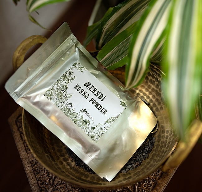 【送料無料・10個セット】メヘンディ - ヘナパウダー 7 - こちらのパッケージでのお届けとなります。銀色の光を通さないパッケージなのでクオリティも安心！パッケージが写真と異なる場合がございます。