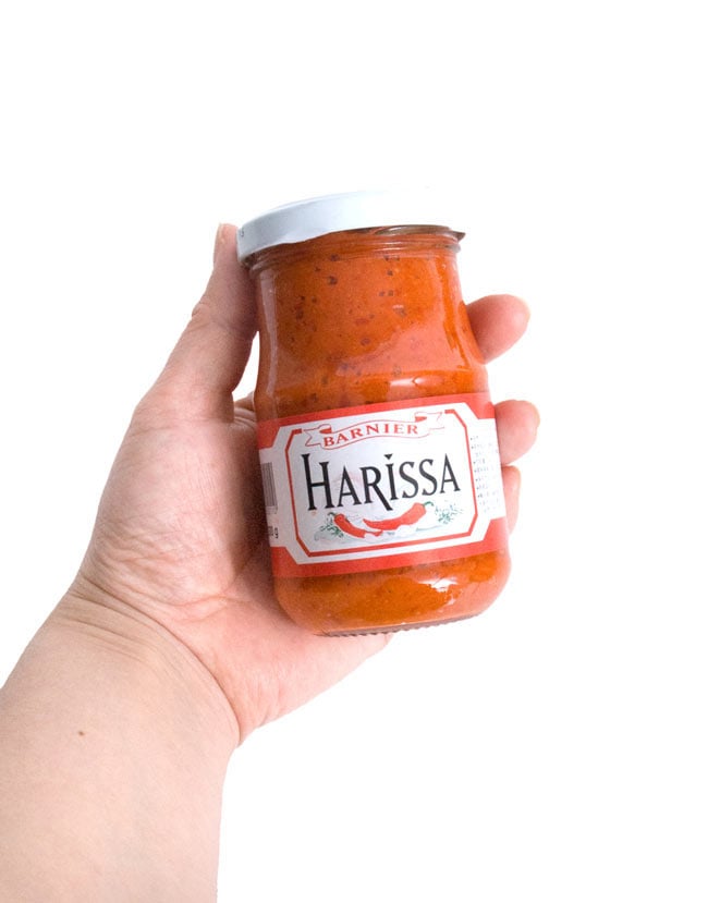Harissa ハリッサ - チリペースト【Barnier】 4 - 手に持ってみました。使い切るにはちょうどいいサイズ？