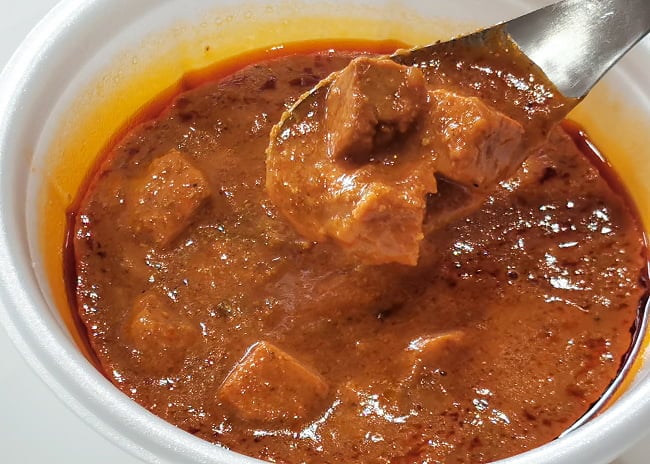 Paneer Butter Masala - チーズとバターソースのカレー[MTRカレー] 4 - 実際に中を開けてみました