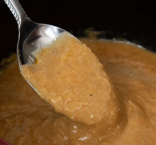 チキン ハリーム - チキンと豆の煮込みカレー Chicken Haleem  【Freshmate】 2 - 中を開けてみました。トロトロに煮込まれたお豆とチキンが入っていました
