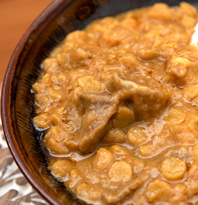マトン ダール ゴーシット - マトンと豆のカレー - Mutton Daal Gosht 【Freshmate】 2 - 中を開けてみました。ダルとよく煮込まれたマトンが入っていました