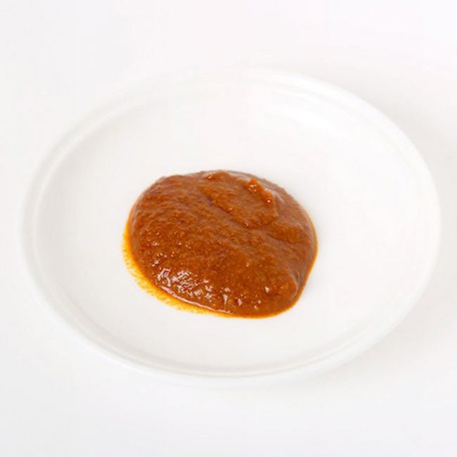 イエローカレーペースト - Thai yellow Curry Paste【AYAM 2 - スパイスや調味料がすべて混ざってペースト状になっています。この一瓶で3〜4人分のカレーを作ることが出来ます。