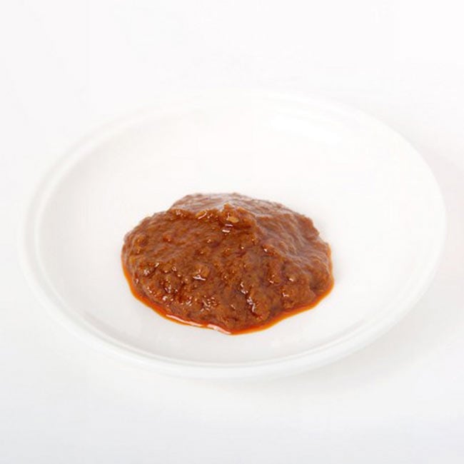 ニョニャカレーペースト - Malaysia Nyonya curry paste 【AYAM】 2 - スパイスや調味料がすべて混ざってペースト状になっています。この一瓶で3〜4人分のカレーを作ることが出来ます。
